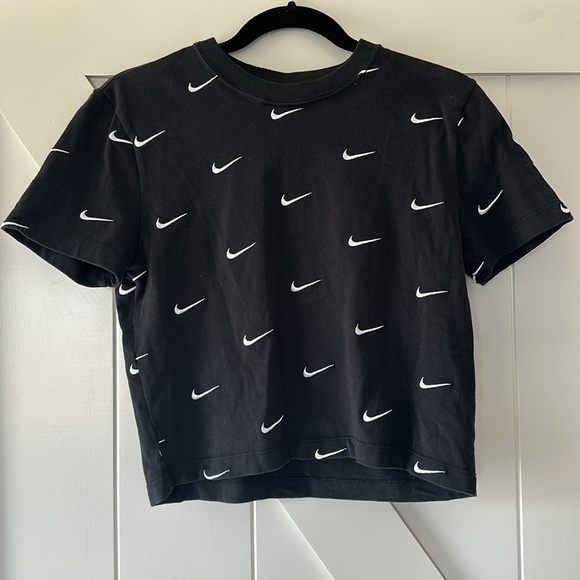 Embroidered Nike Swish with all over logo cropped T-shirt - Picture 8 of 8